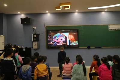 第二届旦旦虎FED青少儿趣味英语配音风采秀走进江湾小学，童声演绎，精彩纷呈